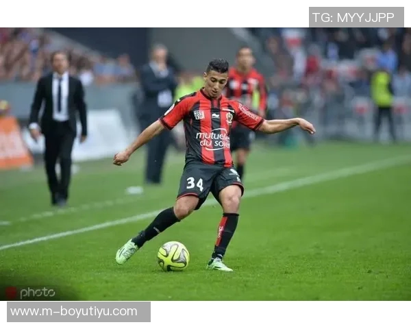 尤文图斯与莱切中卫加布里埃尔展开初步谈判引发关注