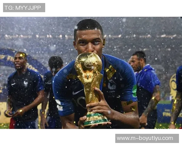 姆巴佩本场表现亮眼射门5次斩获1球过人成功率高达75获评79分