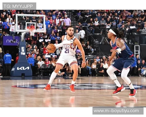 小卡特称赞泰厄斯琼斯为理想控卫强调其卓越沟通能力和团队价值 小卡特称赞泰厄斯琼斯为理想控卫强调其卓越沟通能力和团队价值